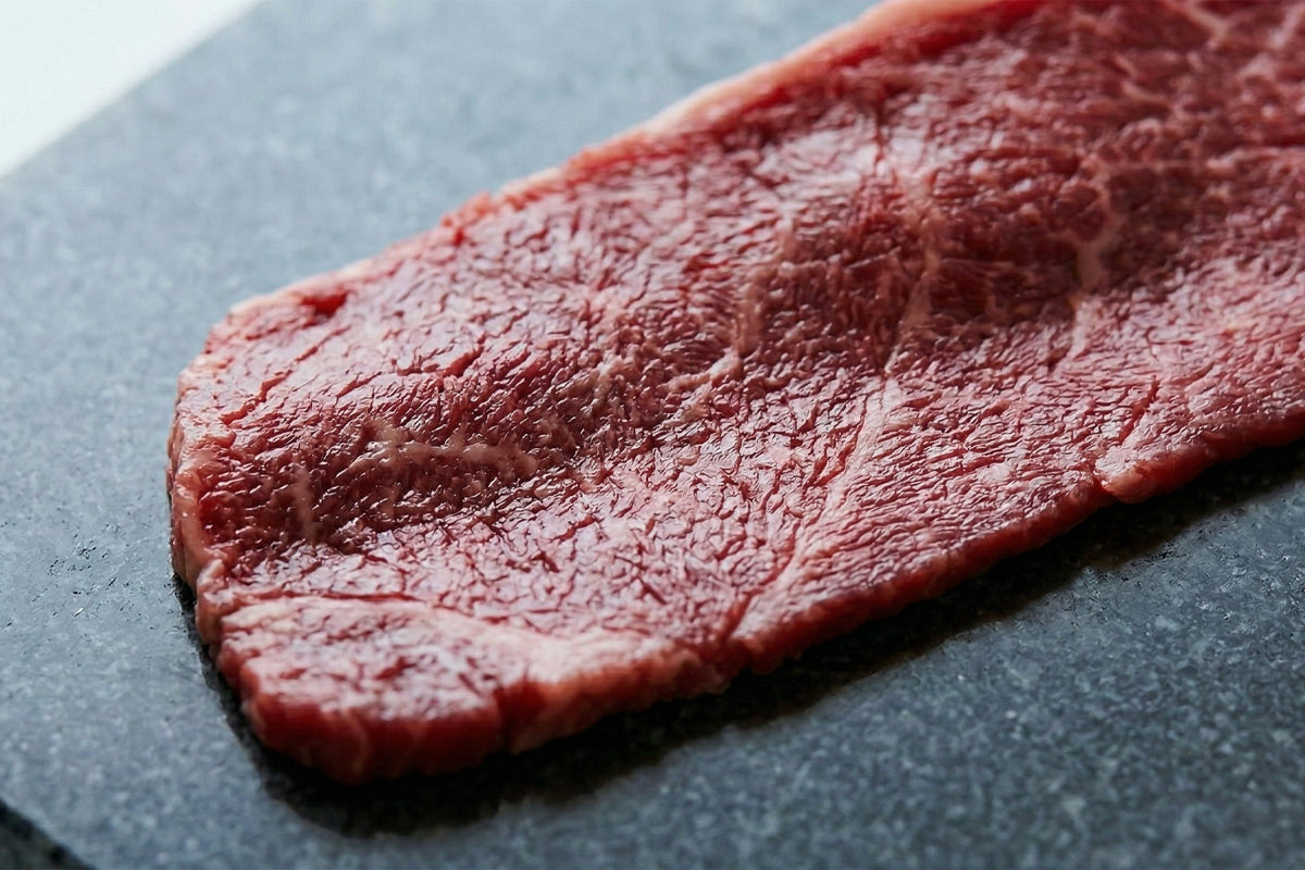 7. 赤身の旨みを逃さない、均一スライスの技術